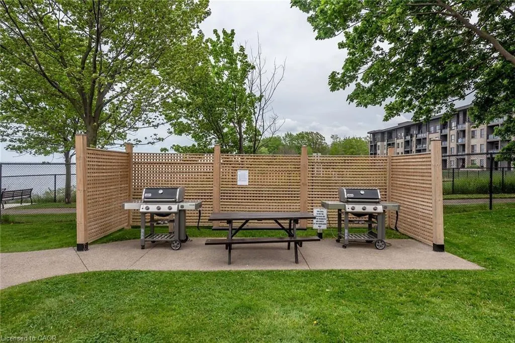 500 Green Road, #303