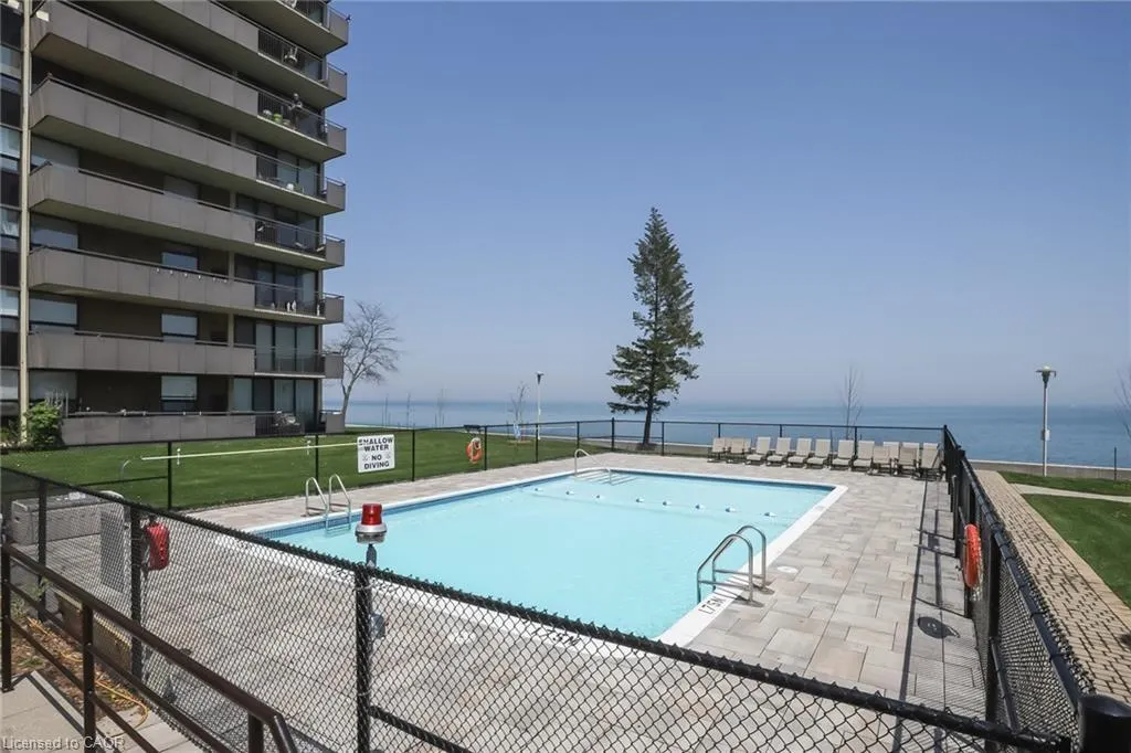500 Green Road, #303