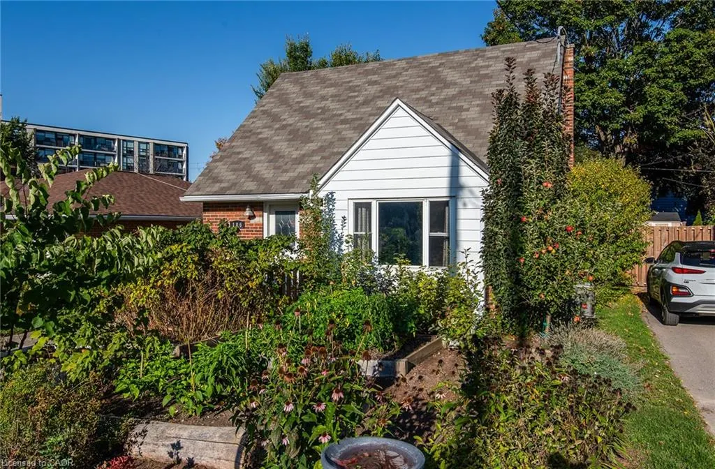186 Highland Road E