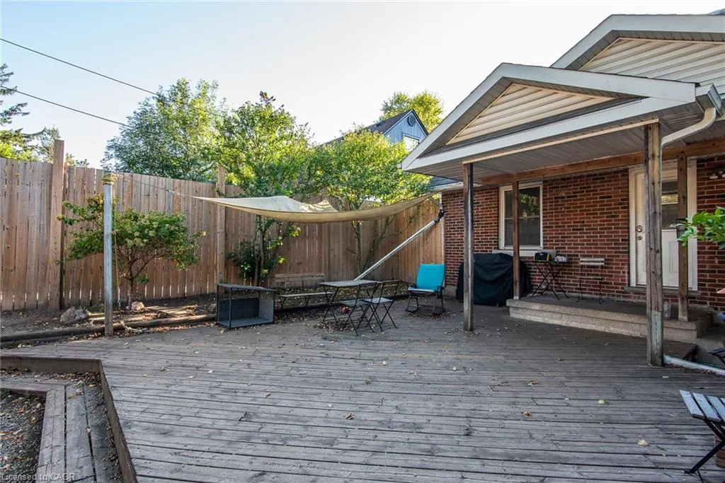 186 Highland Road E