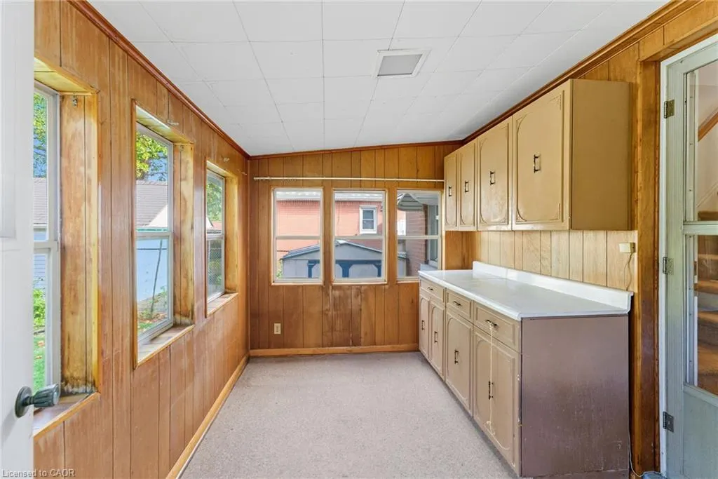 262 East 38th Street