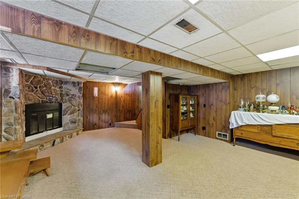 262 East 38th Street