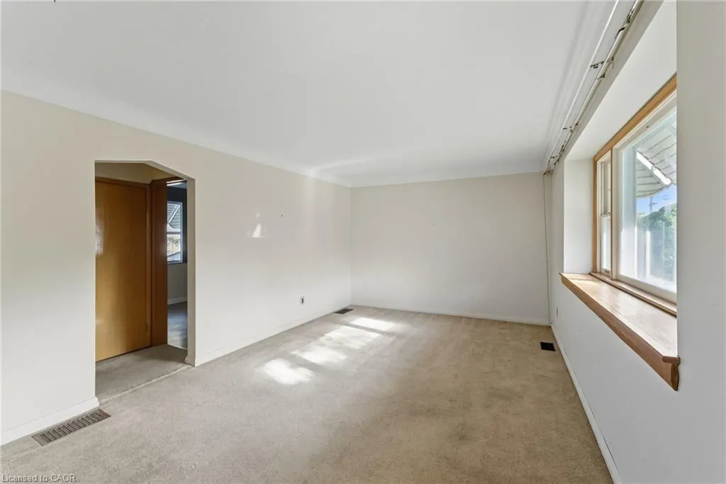 262 East 38th Street
