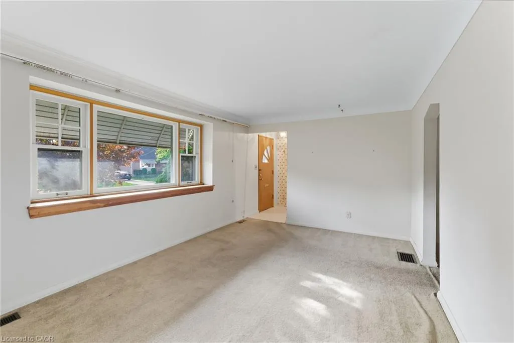 262 East 38th Street