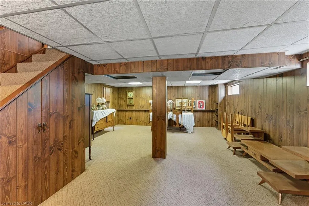 262 East 38th Street
