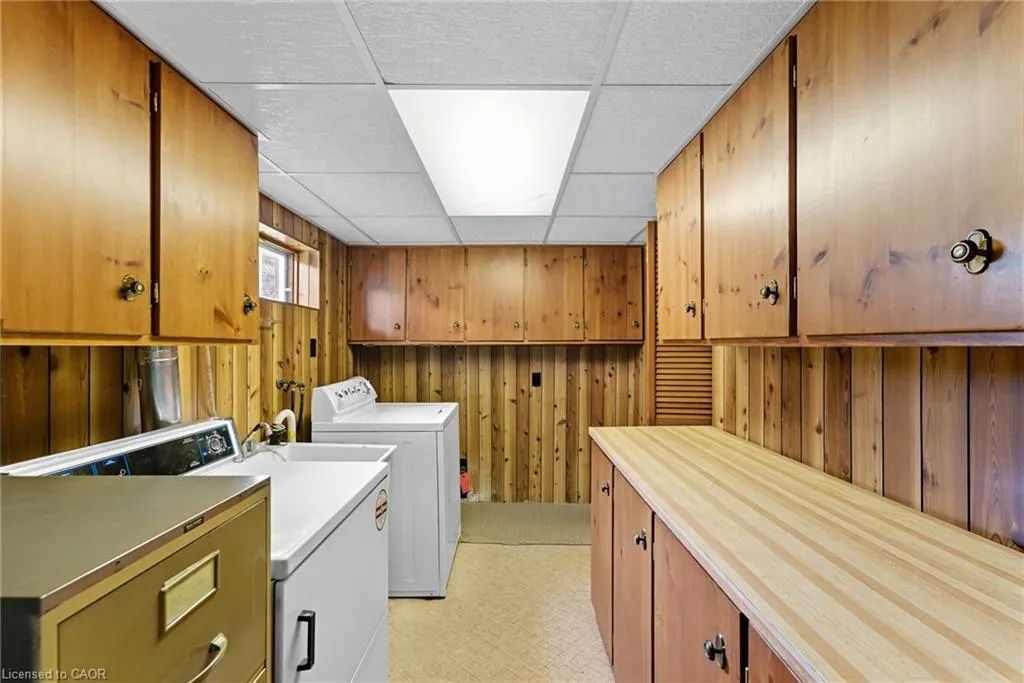 262 East 38th Street