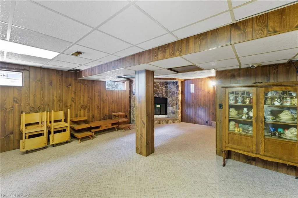 262 East 38th Street