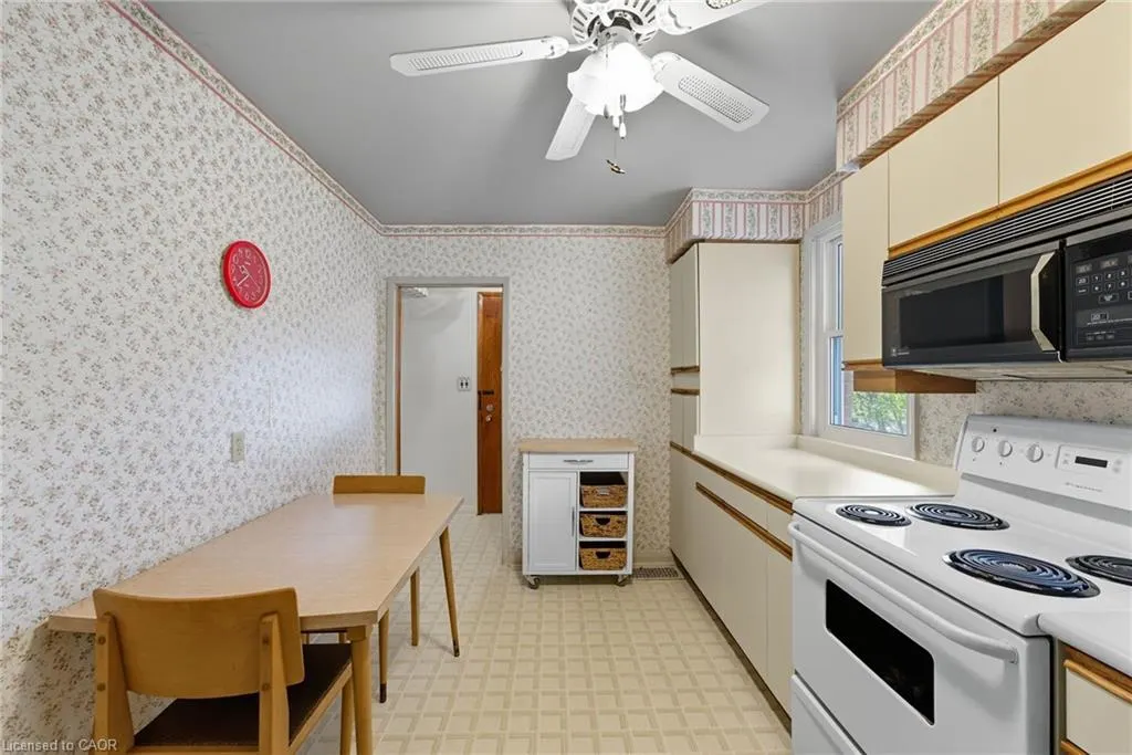 262 East 38th Street