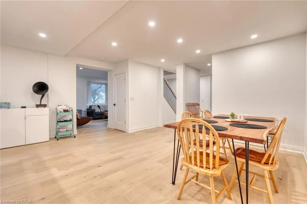 68 Mountain Park Avenue