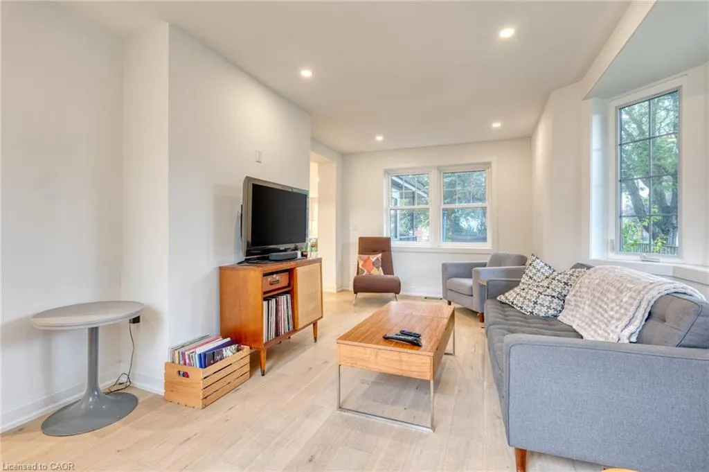 68 Mountain Park Avenue