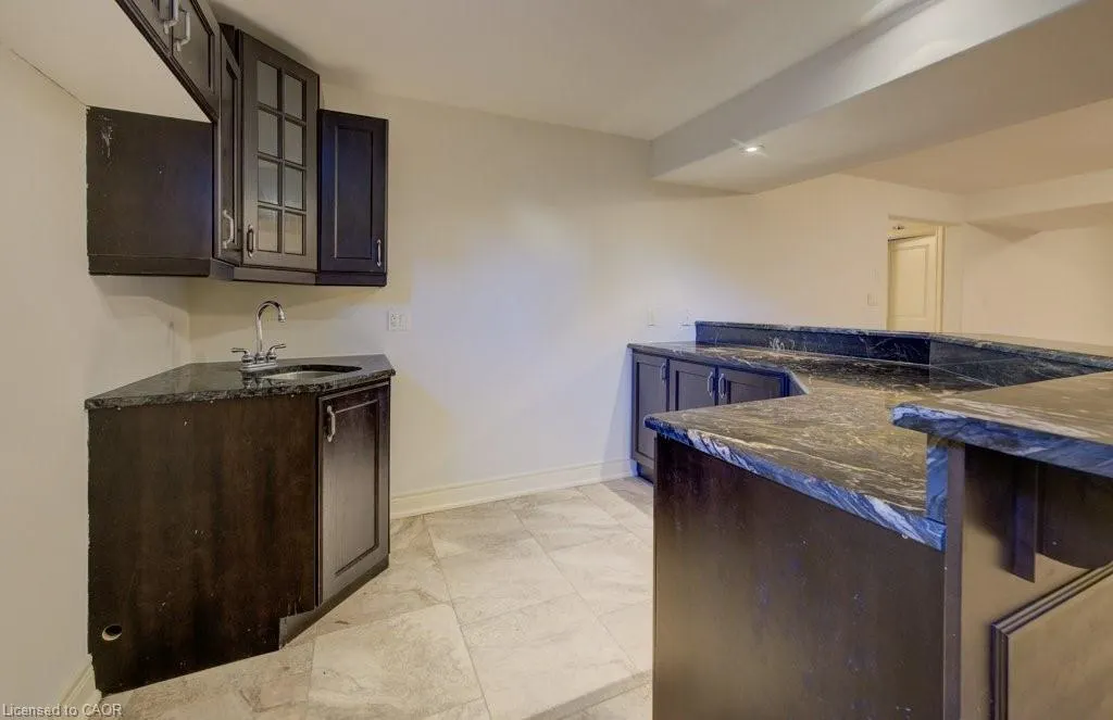 6379 Christopher Crescent