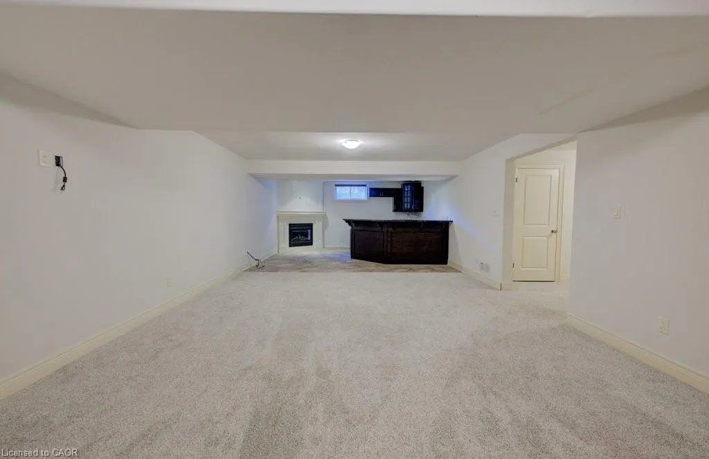 6379 Christopher Crescent
