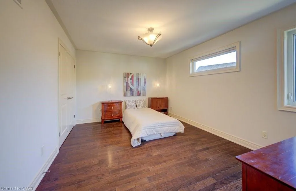 6379 Christopher Crescent