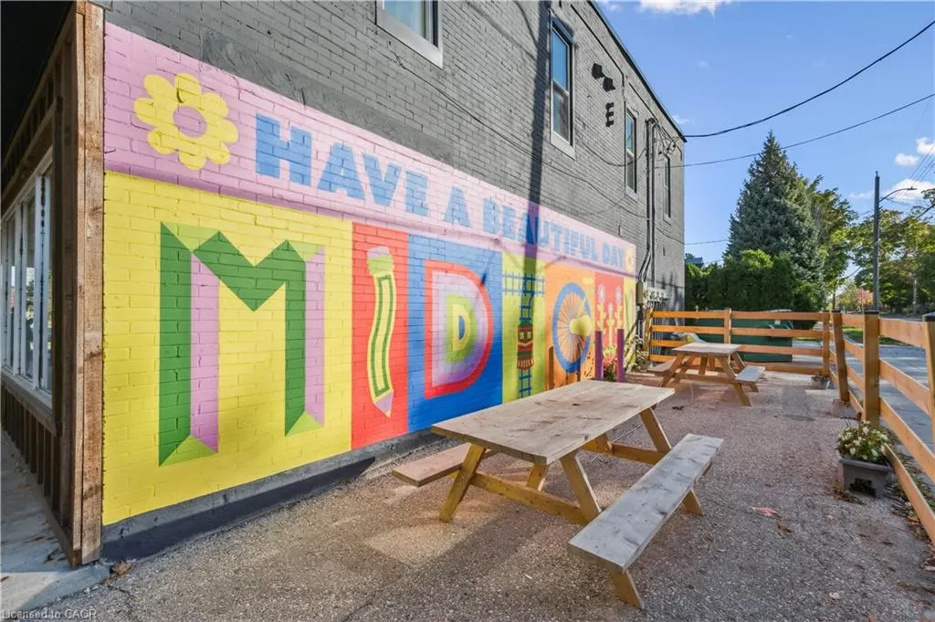 132 Ahrens Street W, #4