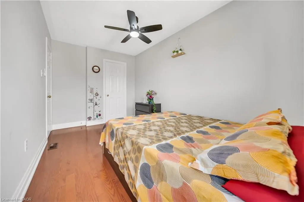 562 Orange Walk Crescent