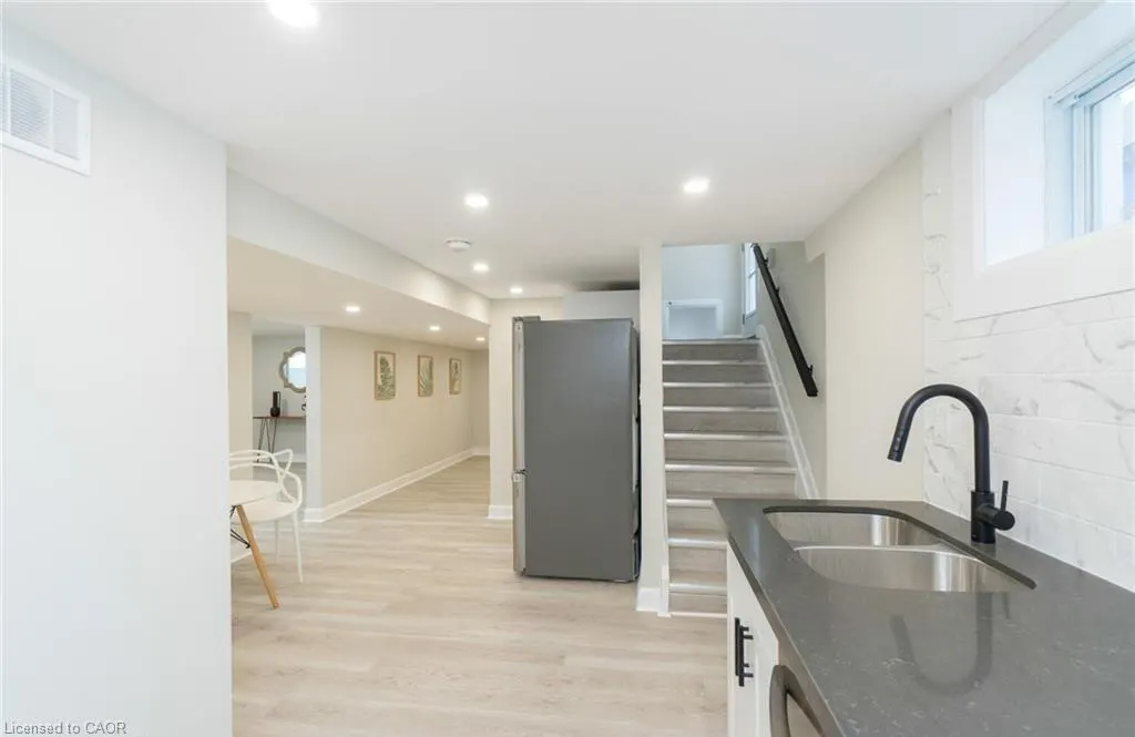 136 Grand Street, #Lower