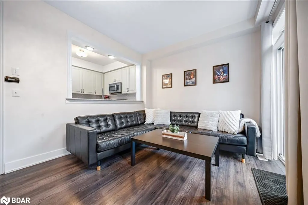 105 Collier Crescent