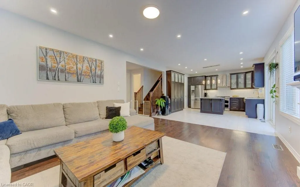 231 Grovehill Crescent