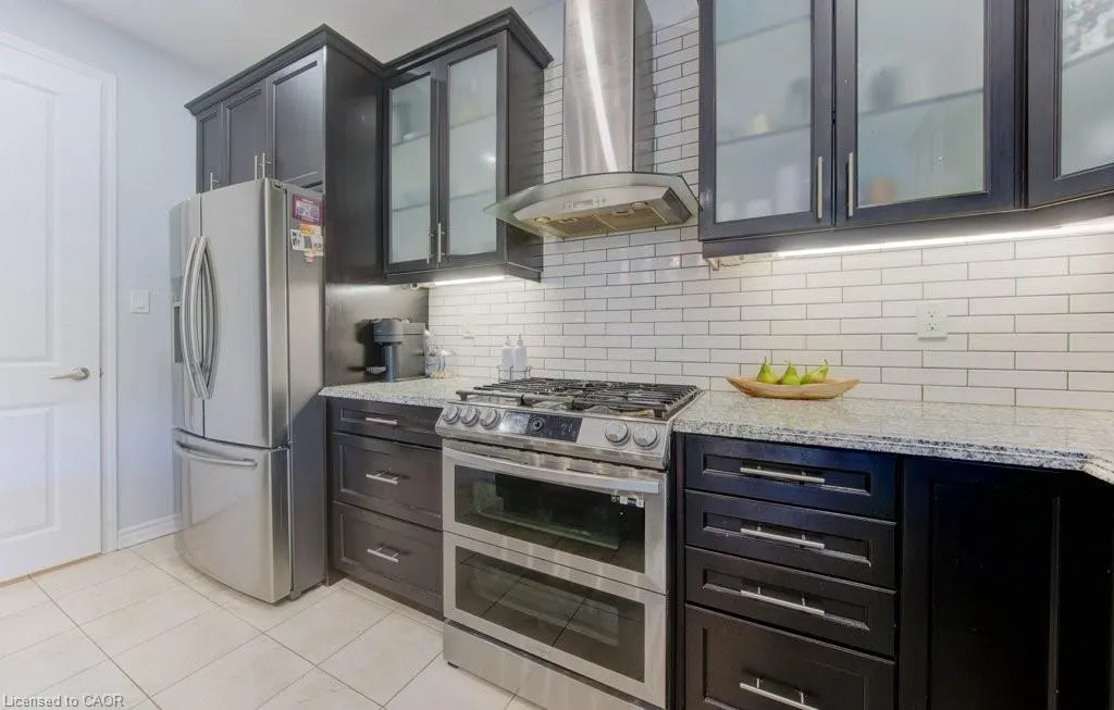 231 Grovehill Crescent