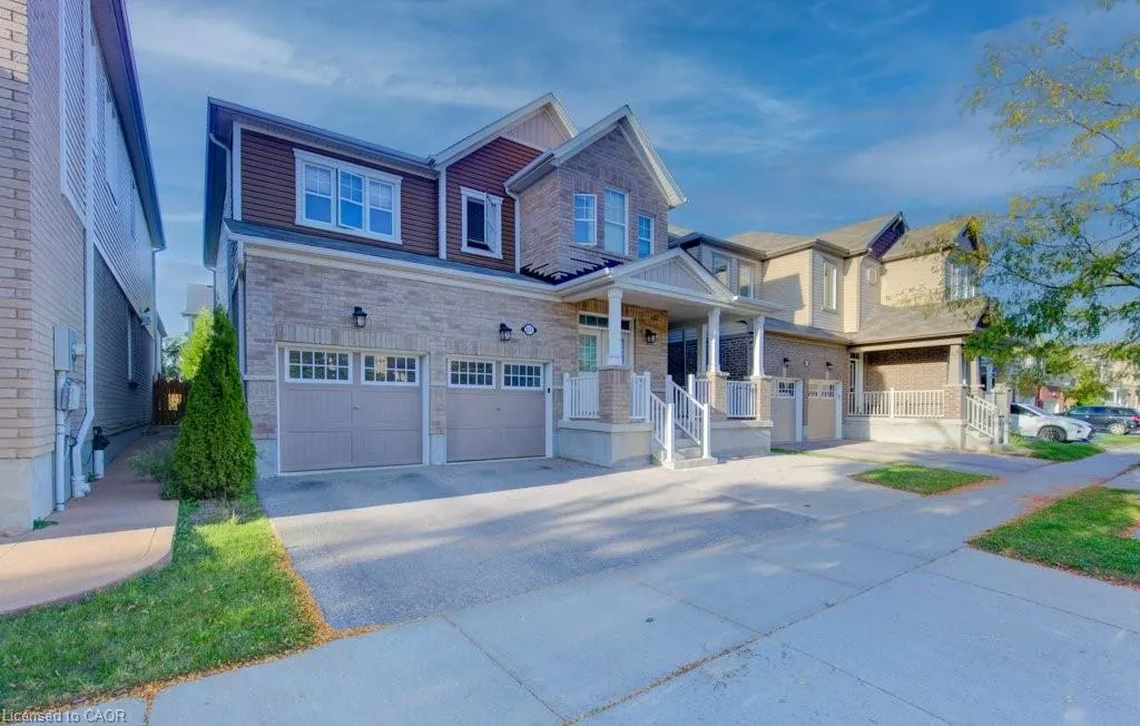231 Grovehill Crescent