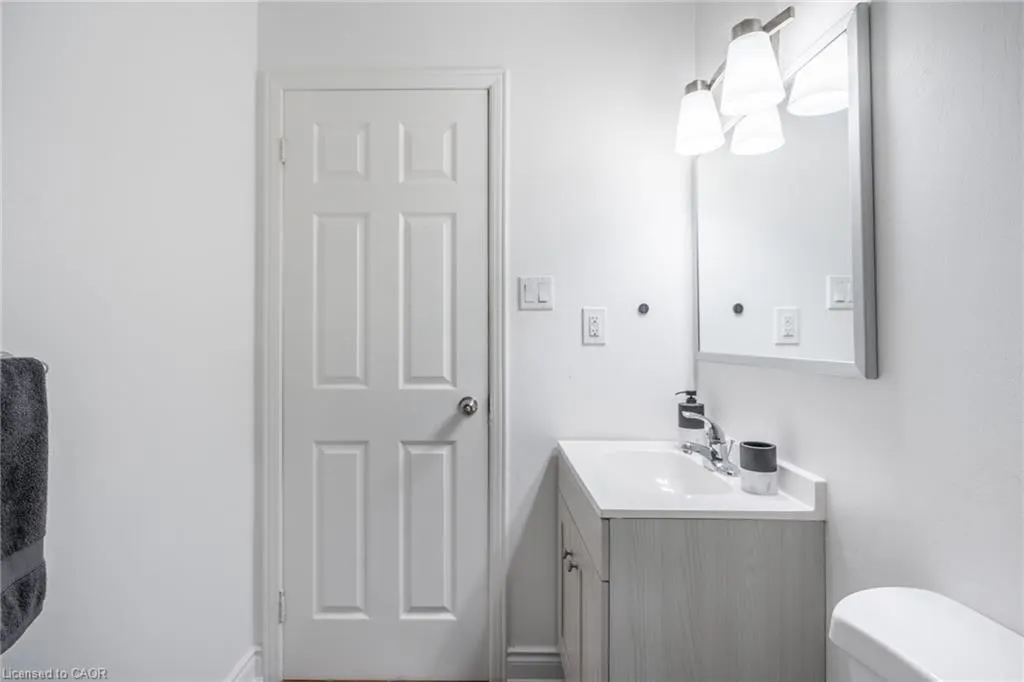 596 Grey Street, #8