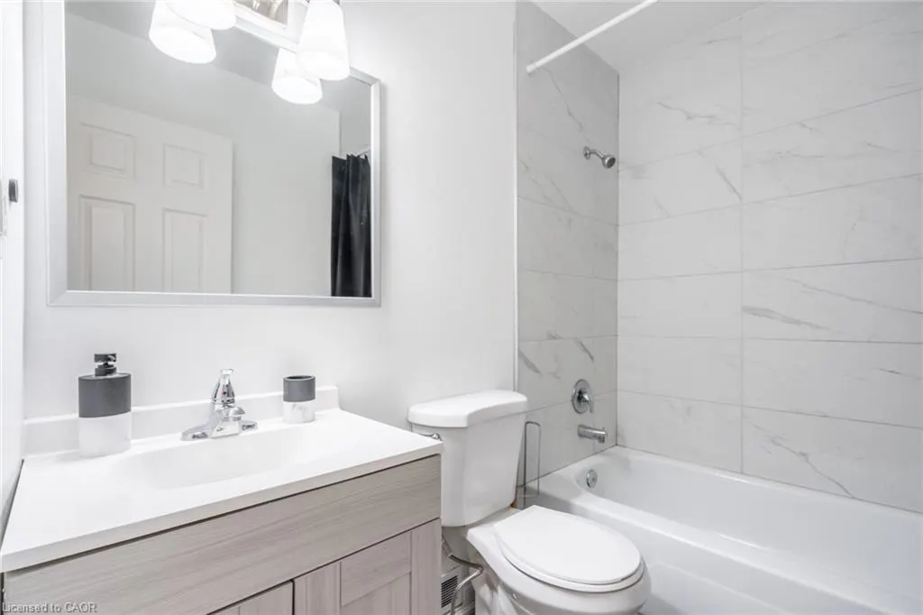 596 Grey Street, #8