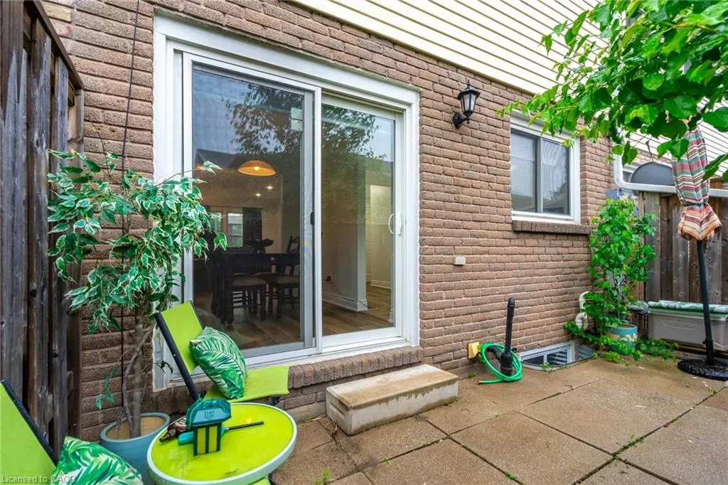 596 Grey Street, #8