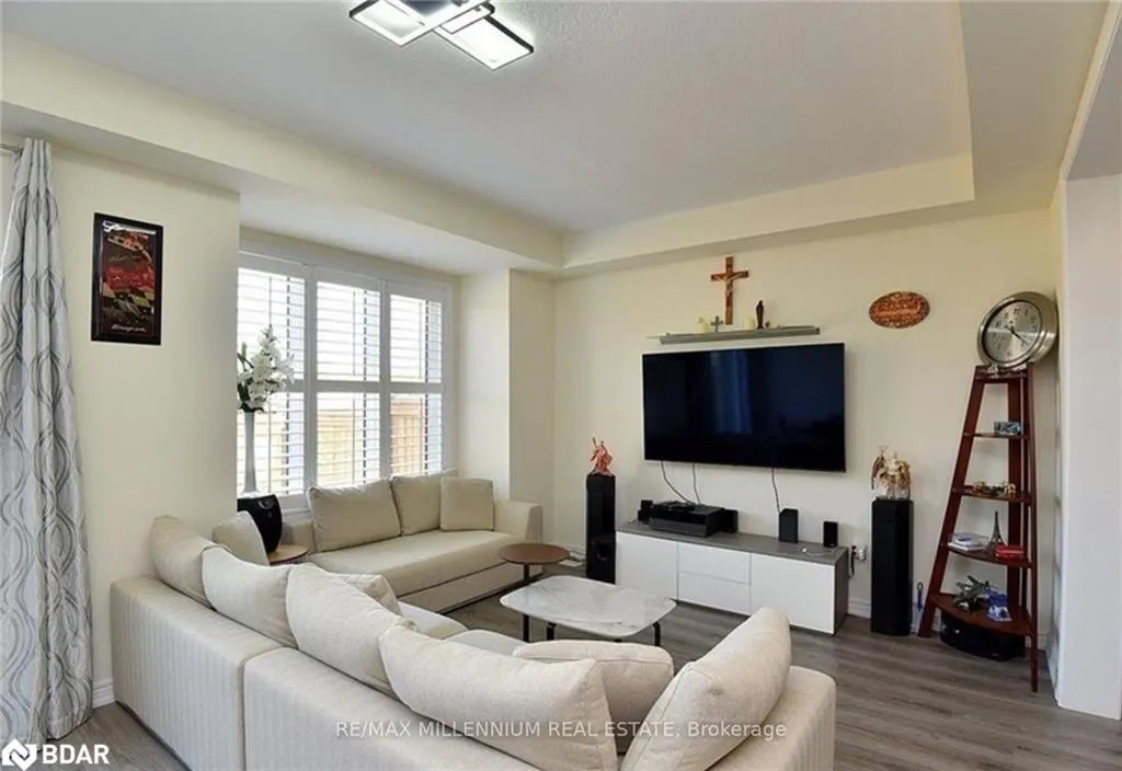 29 Hibiscus Lane