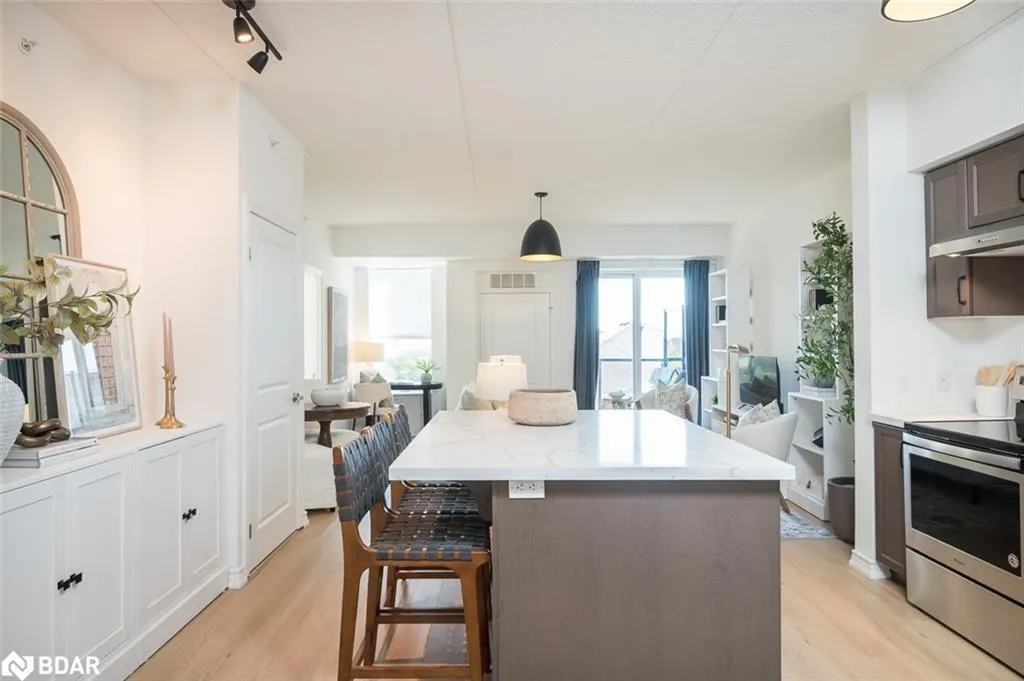 650 Sauve Street, #302