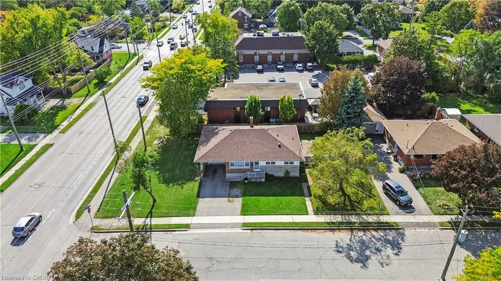 6 Clive Avenue