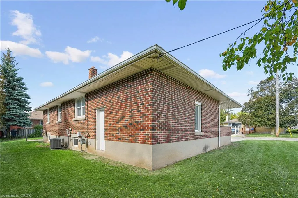 6 Clive Avenue