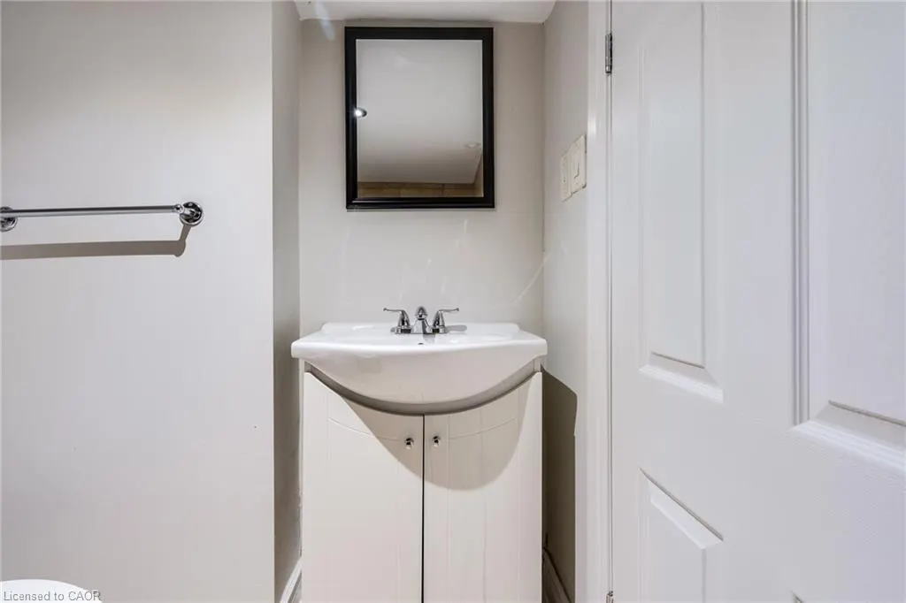 4 Glendale Avenue N