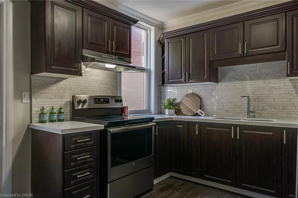 4 Glendale Avenue N