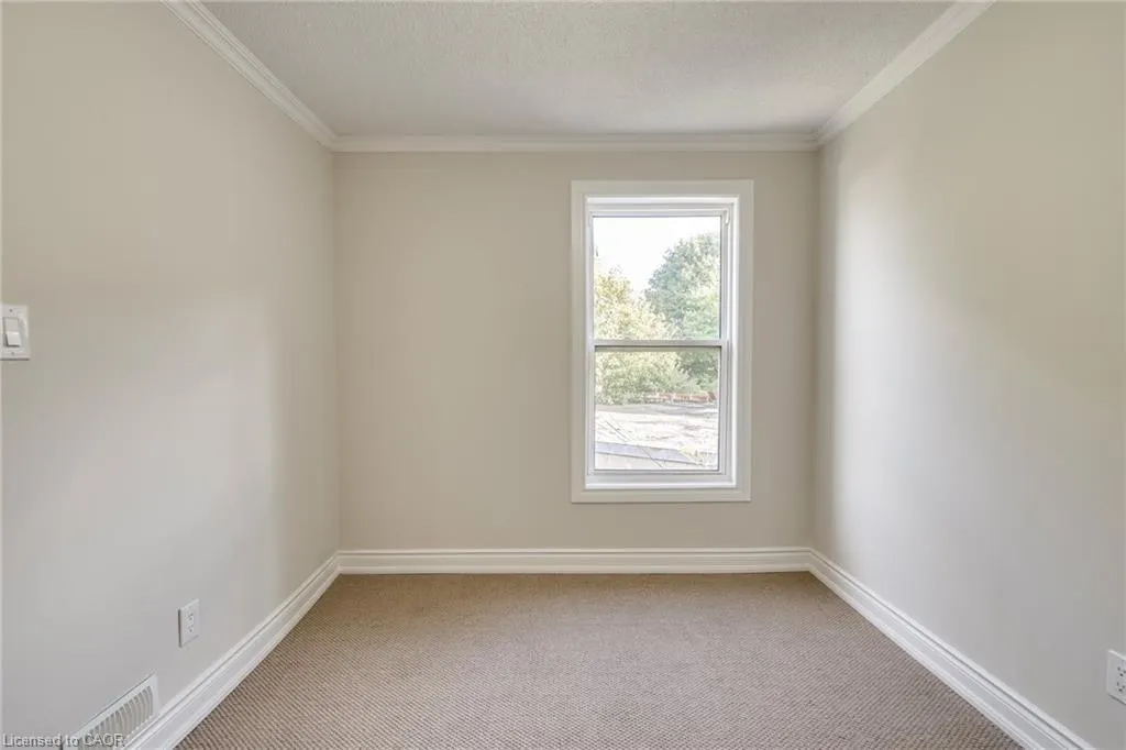 4 Glendale Avenue N