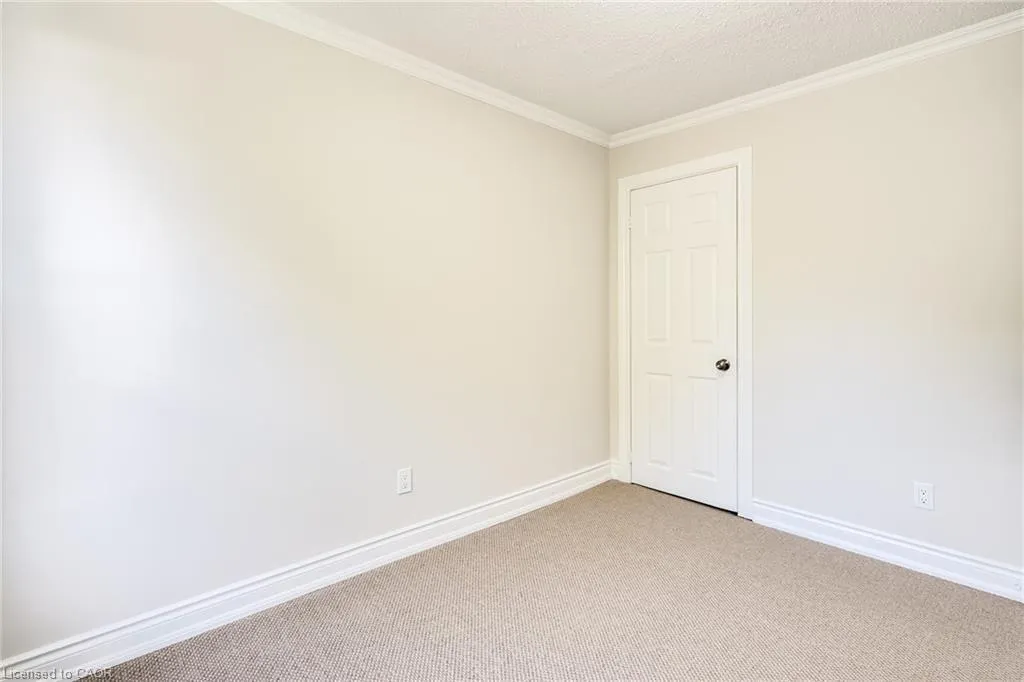 4 Glendale Avenue N