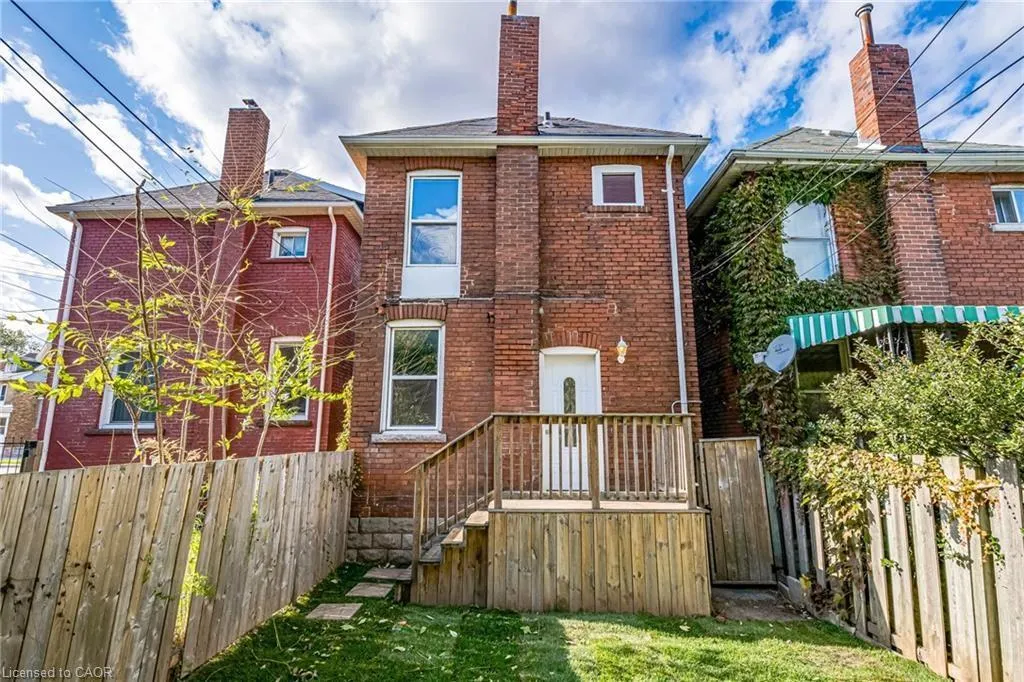 4 Glendale Avenue N
