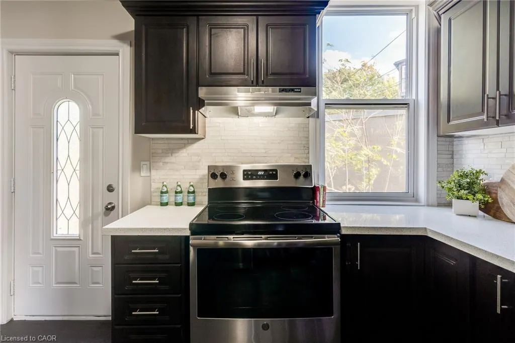 4 Glendale Avenue N