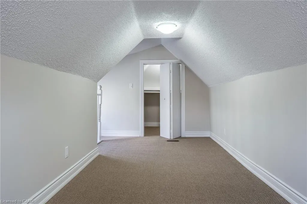4 Glendale Avenue N