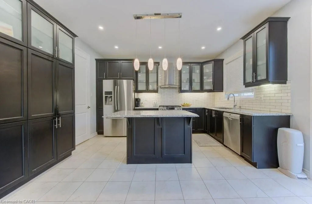 231 Grovehill Crescent