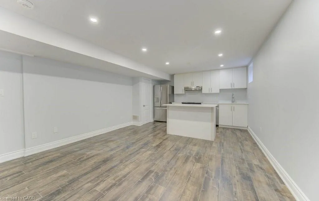 231 Grovehill Crescent
