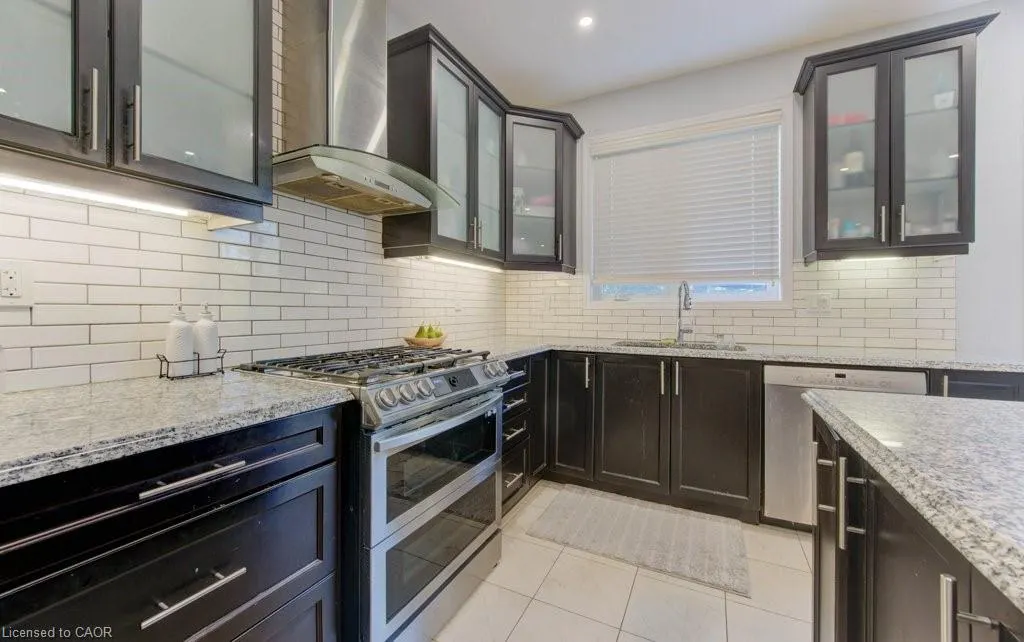 231 Grovehill Crescent
