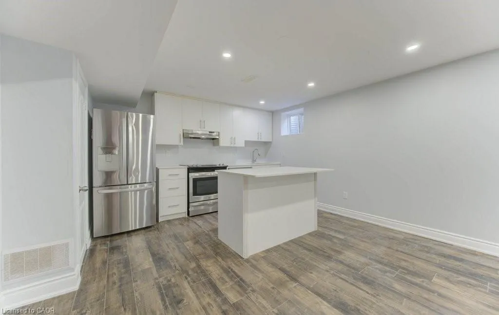 231 Grovehill Crescent