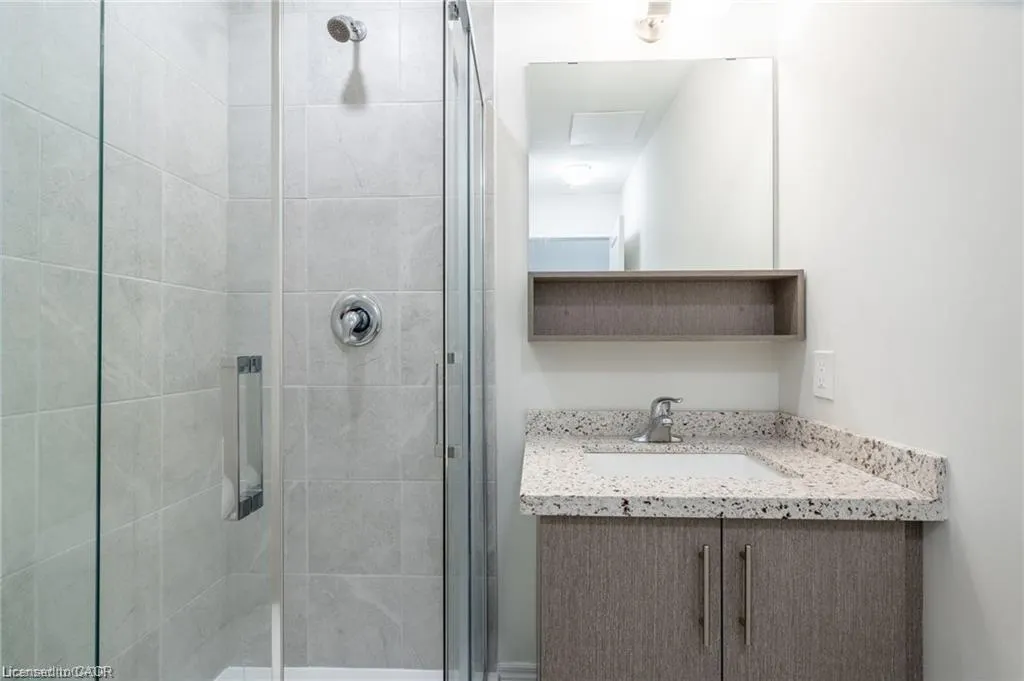 2750 King Street E, #105