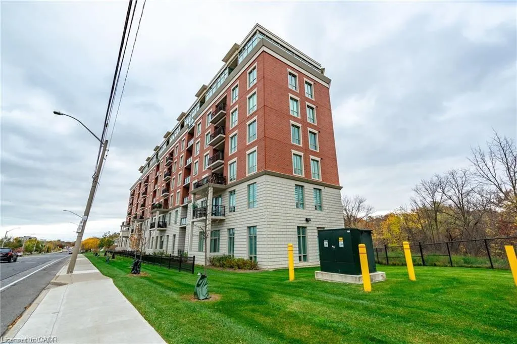 2750 King Street E, #105