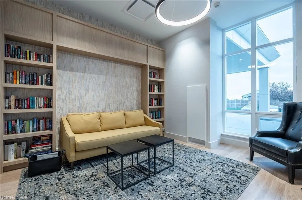 2750 King Street E, #105
