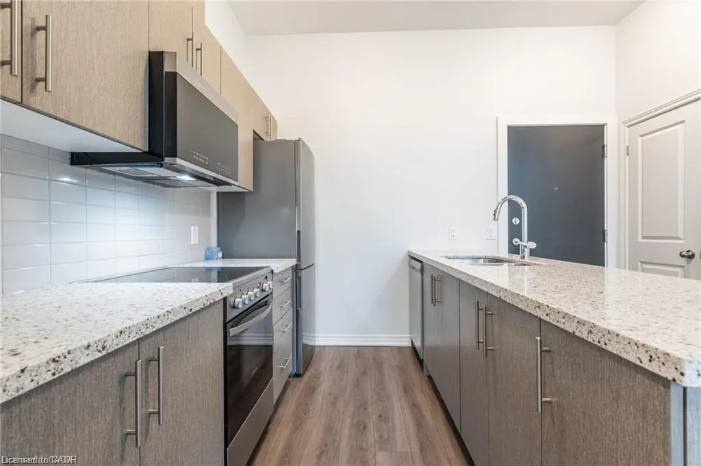 2750 King Street E, #105
