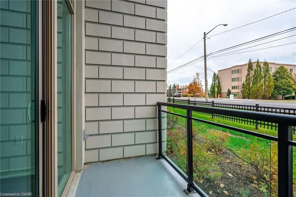 2750 King Street E, #105