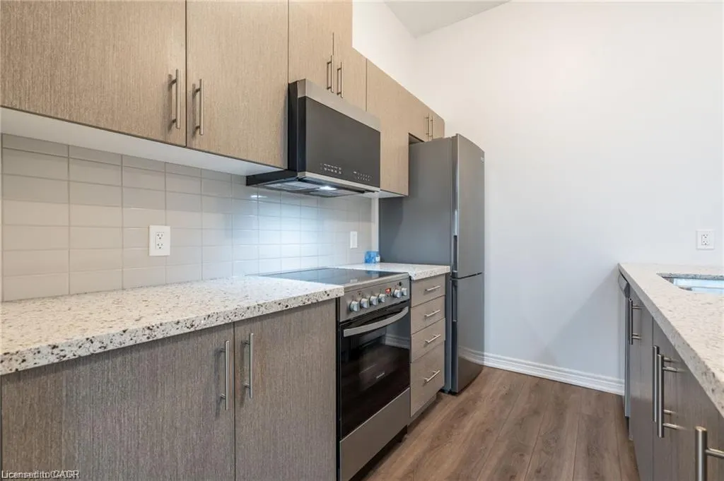 2750 King Street E, #105
