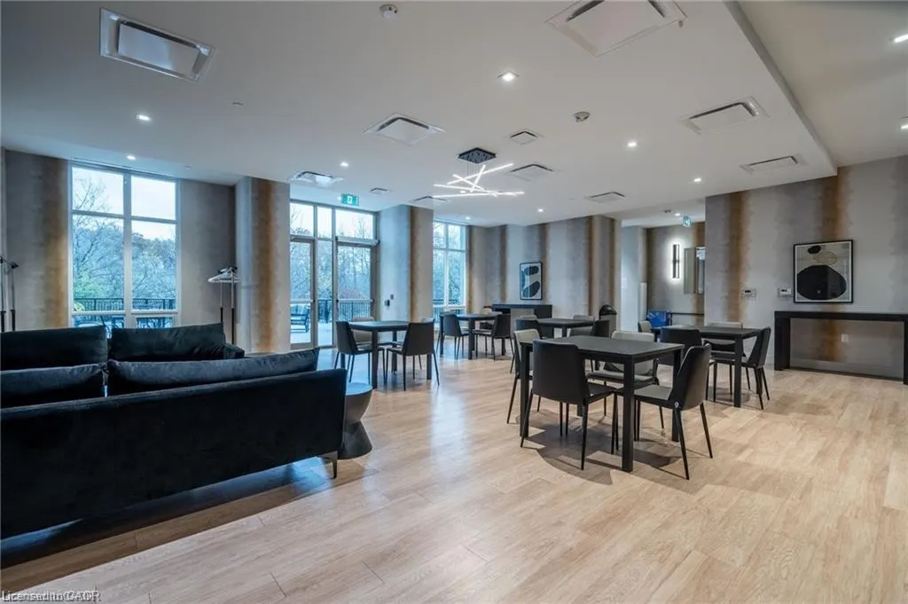 2750 King Street E, #105