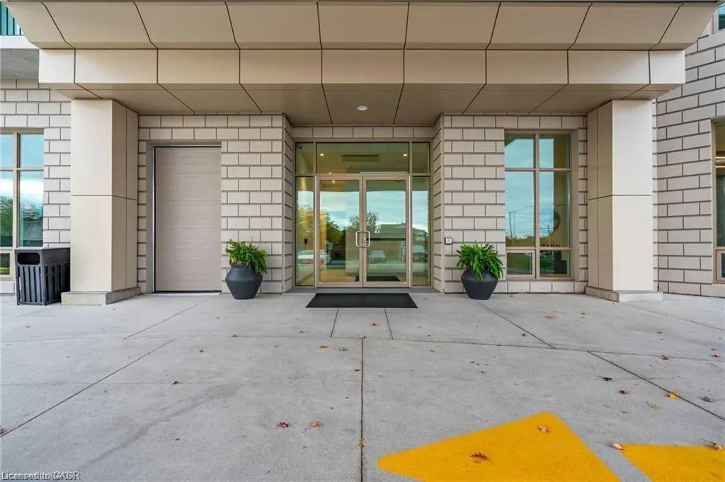 2750 King Street E, #105